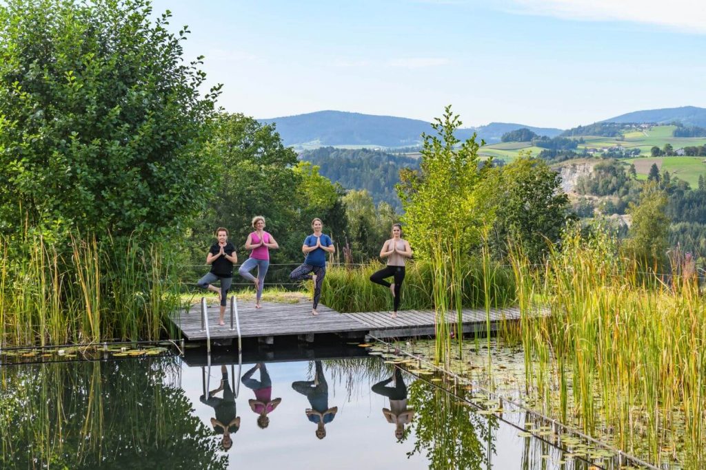 Yoga am Badeteich